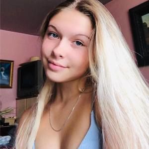 Meet your Posher, Angie